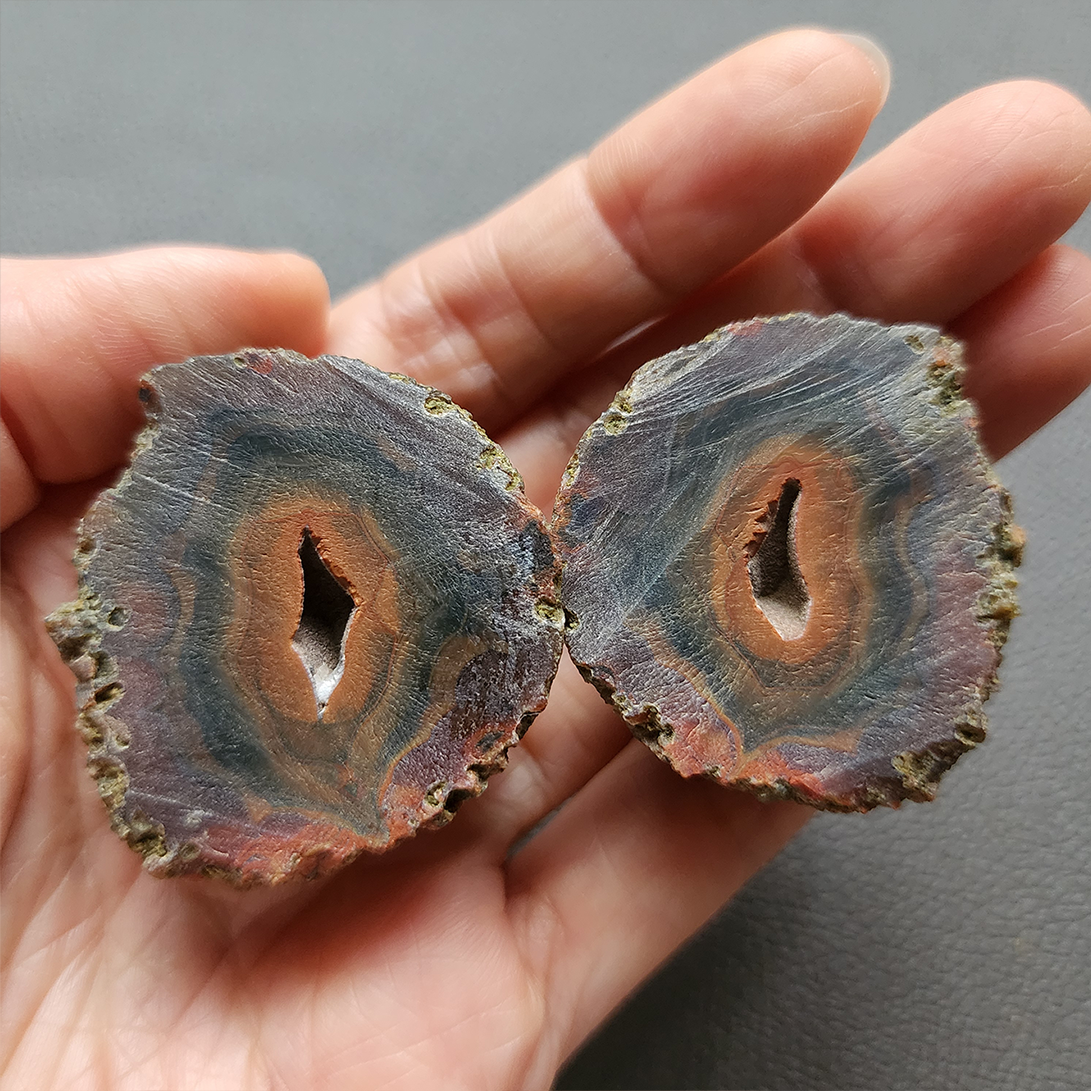Zhanguo Red Agate Pair Stone (unpolished) ZR011
