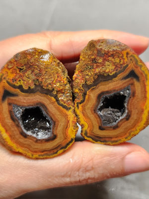 Zhanguo Red Agate Pair Stone (unpolished) ZR003