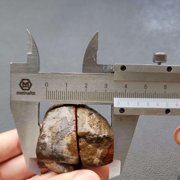Zhanguo Red Agate Stone (unpolished) ZR029